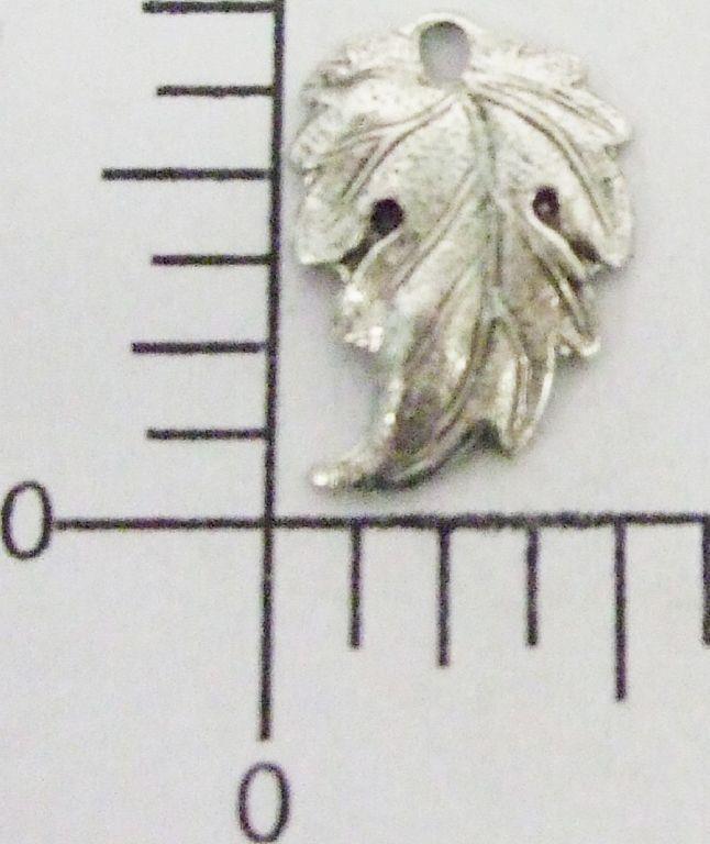 33144         4 Pc.Matte Silver Oxidized Small Leaf Jewelry Finding Charm