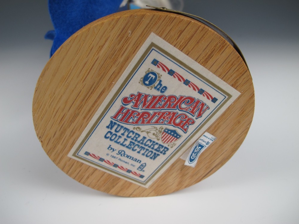 Roman The American Heritage Nutcracker - George Washington