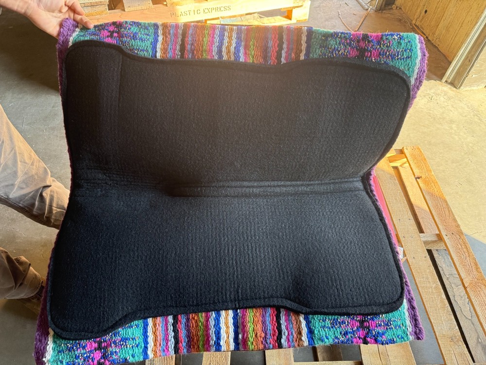 SADDLE PAD 34" x 36" x 3/4" Multicolor Contoured Memory Felt Bottom
