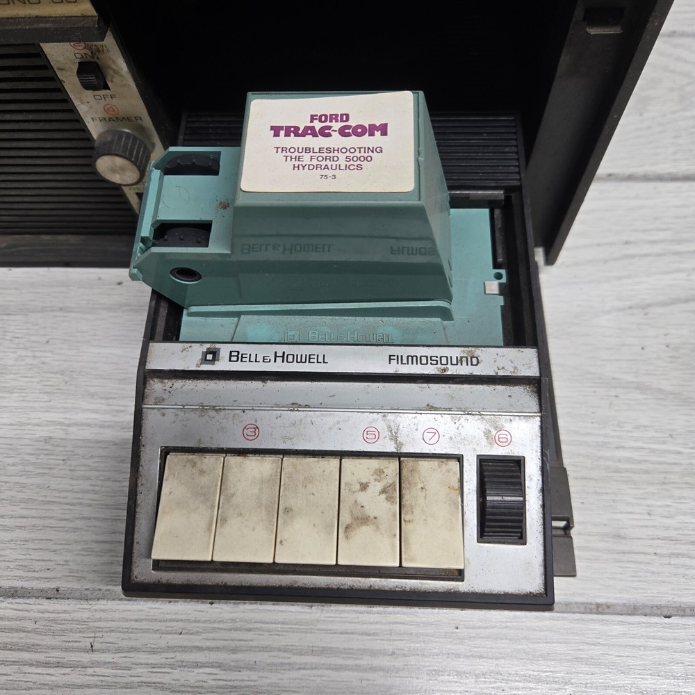 Vintage Bell & Howell Projector Filmosound 35 M Powers On Untested