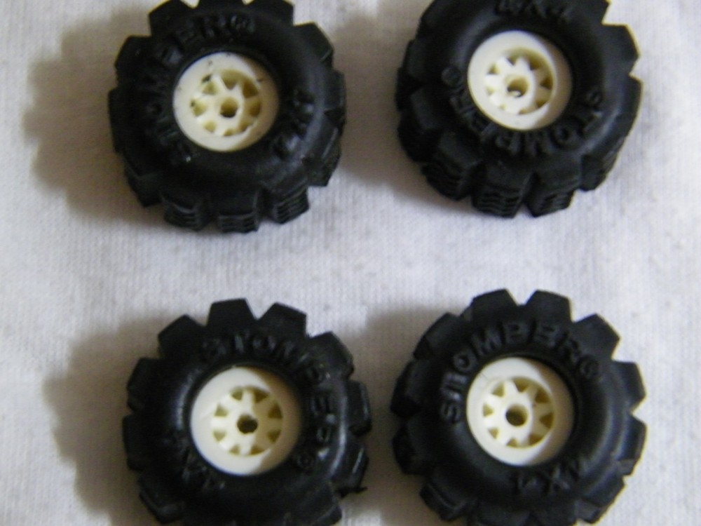 Stomper wheels and tires