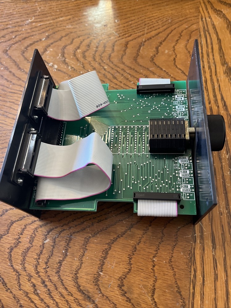 Black Box ABCDE Switch Audio Video Switchbox Desktop SW058A-FFFFF (NEW)