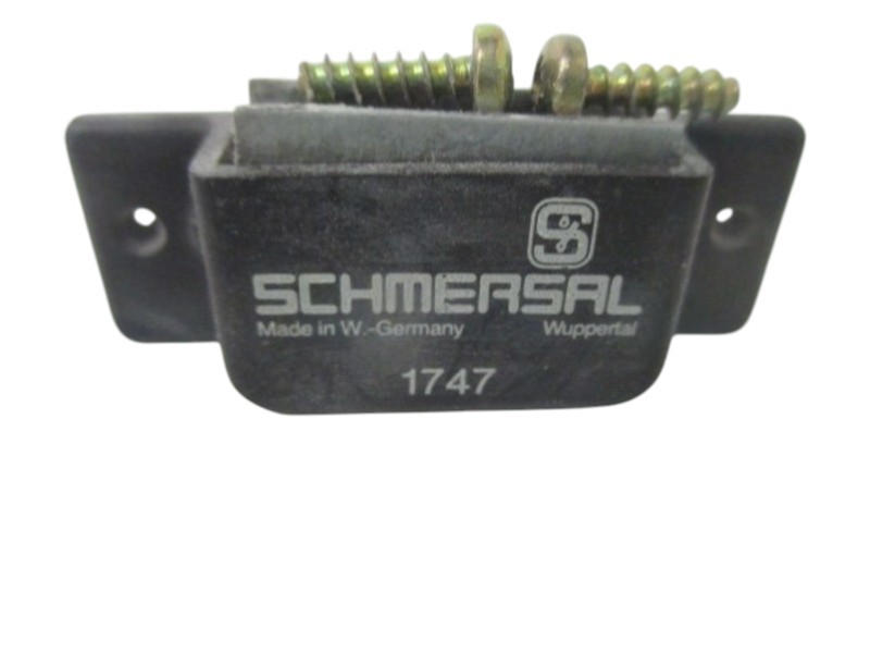 SCHMERSAL 1747 MAGNET LATCH NSNP