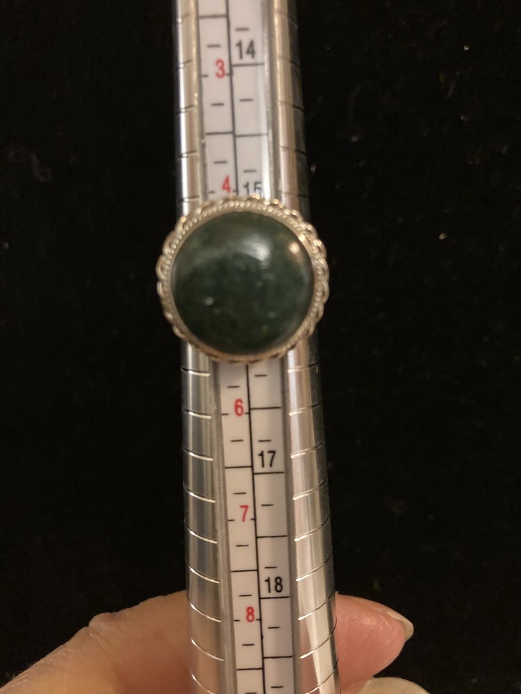Sterling Silver 925 Dark Green Stone Size 5 B121