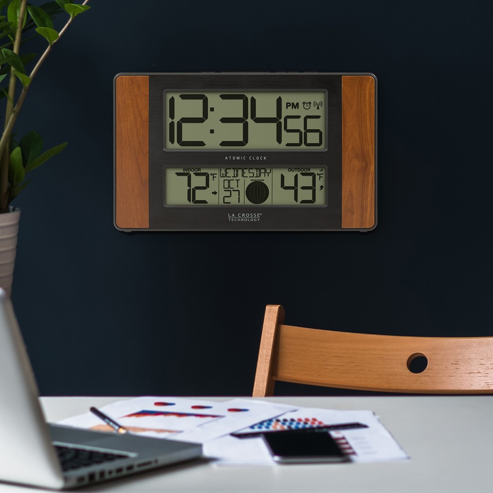 513-1417CH La Crosse Technology Atomic Digital Wall Clock with TX141-BV2 Sensor