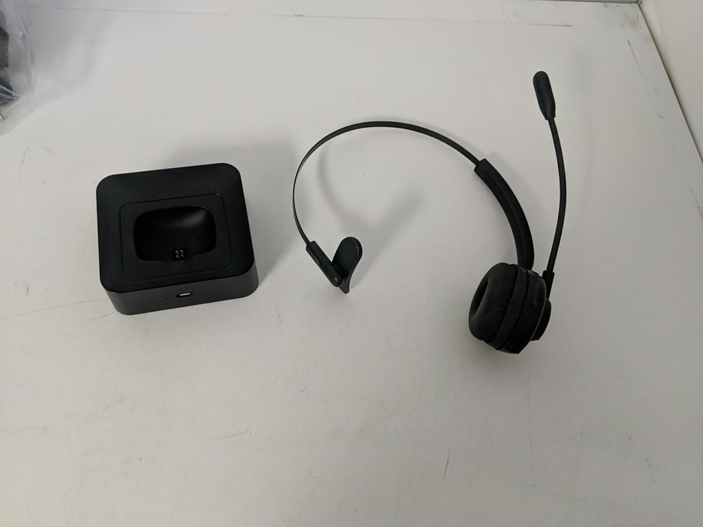 Bluetooth headset microphone charging base