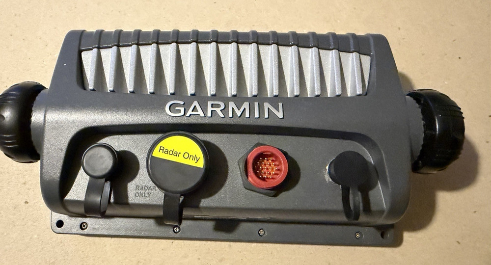 Garmin GPSMAP 720 (Head Unit/Cover/Knobs) Chartplotter Radar