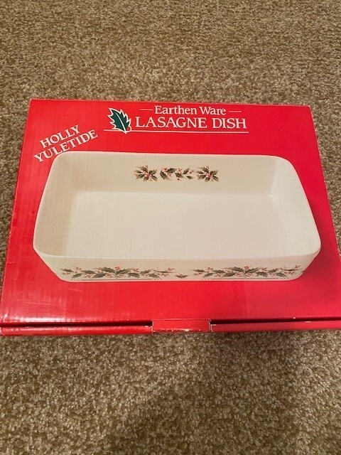 Earthenware Holly Yuletide Lasagna Dish
