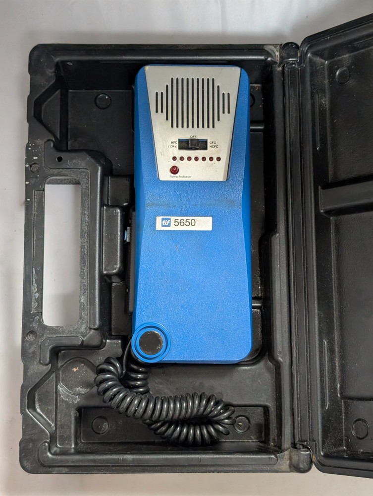 TIF 5650 Automatic Halogen Leak Detector + Case