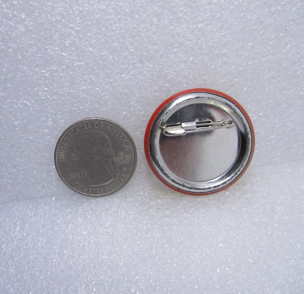 Hello Kitty Scorpio 7 Eleven Button Pin