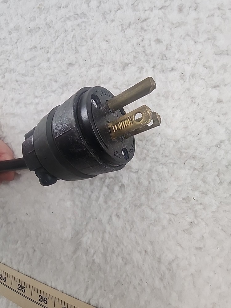 InSinkErator Evolution Series Pro 1000LP Disposal, 1HP w/Cord - Black Pre owned