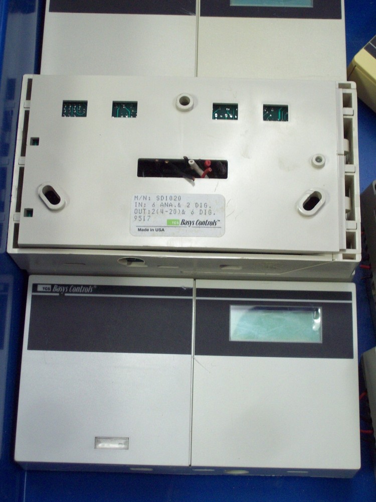 (1) TCS BASYS CONTROLS SD1020 PROGRAMMABLE CONTROLLER