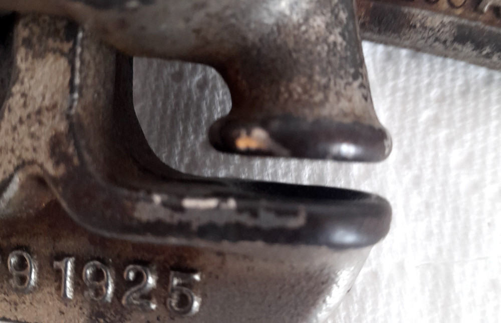 VINTAGE SQUIRREL NUT CRACKER CAST IRON COUNTER MOUNT [ 1925 ] ALIX WOLDERT