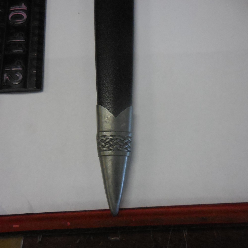 15.5” Fantasy Crusader Dagger Black Scabbard