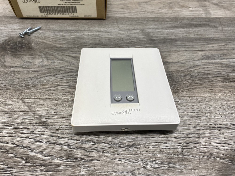 Johnson Controls T500HCP1 Programmable Thermostat White - *Tested Works*