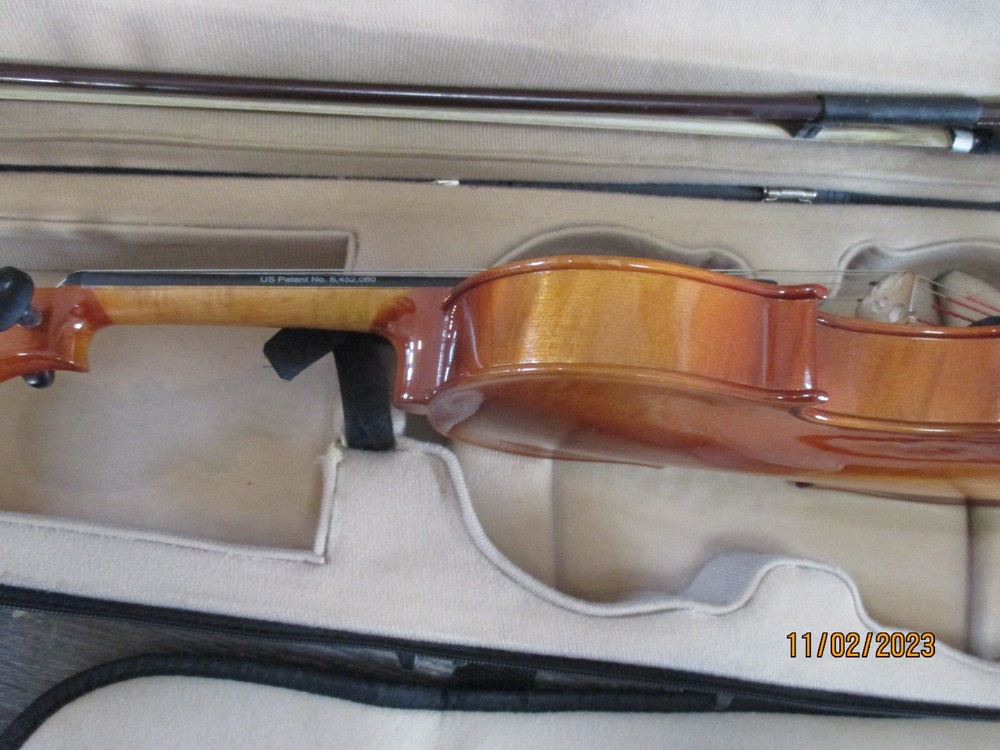 Violin with case and bow, 3/4 size.