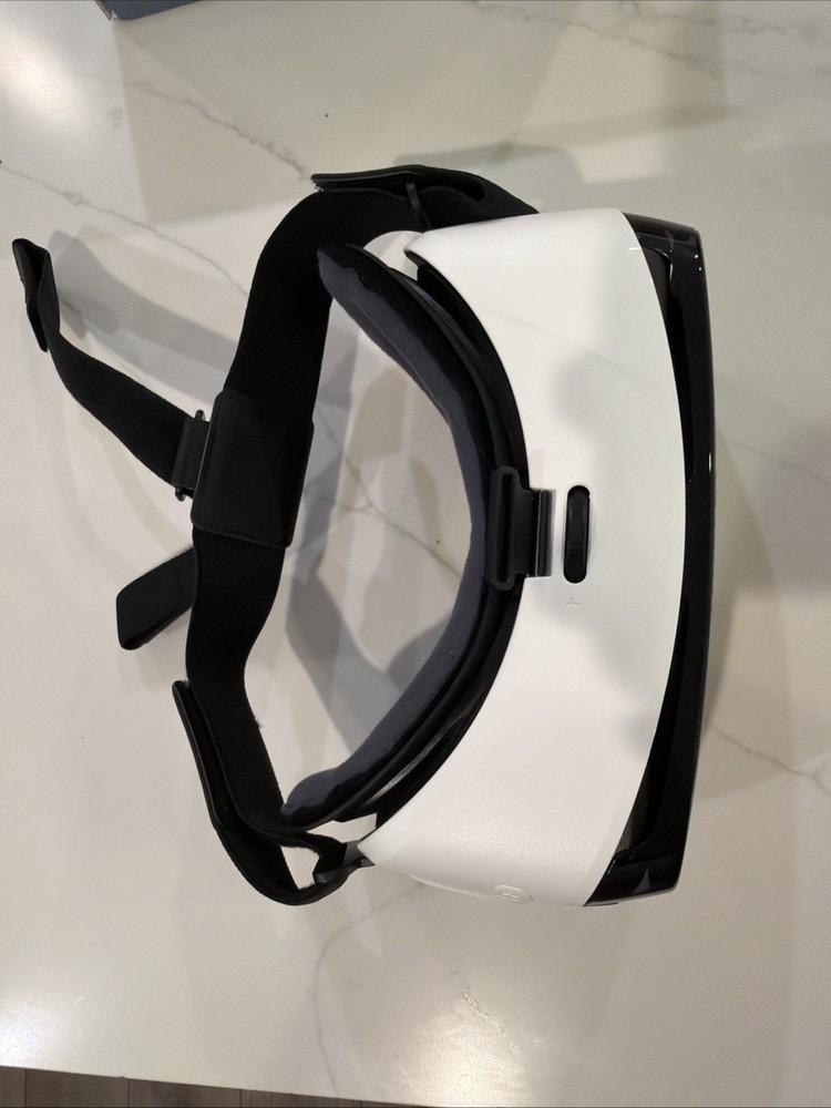 Samsung Gear VR Oculus Virtual Reality Headset
