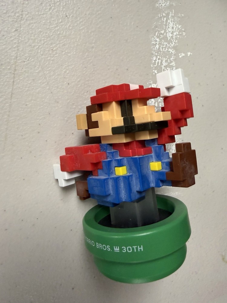 Amiibo Mario 30th Anniversary 8-bit Modern Color