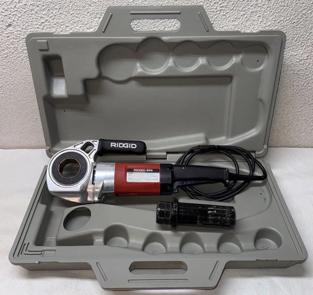 Ridgid 600 Pipe Threader: w/ Case