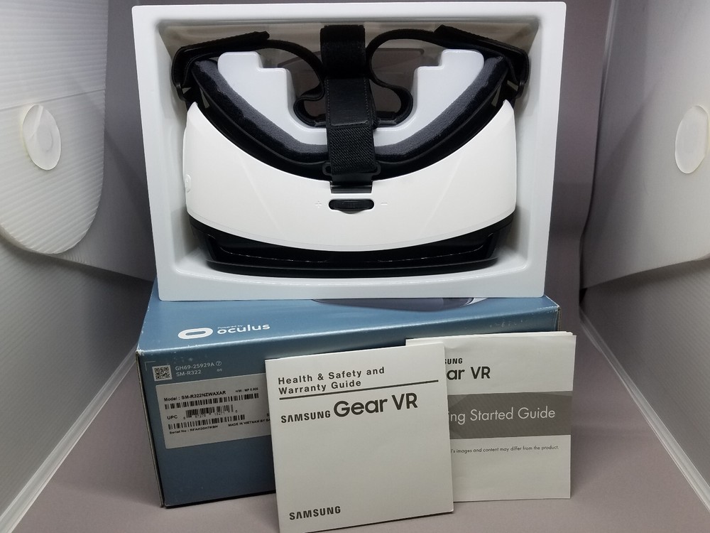 Samsung Gear Virtual Reality Headset + Steel Series Bluetooth Controller