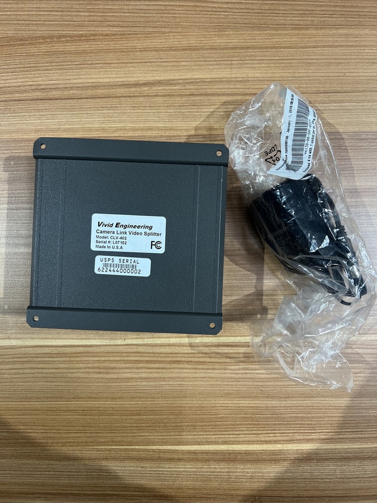 NEW VIVID ENGINEERING CLV-402 CAMERA LINK VIDEO SPLITTER CLV402