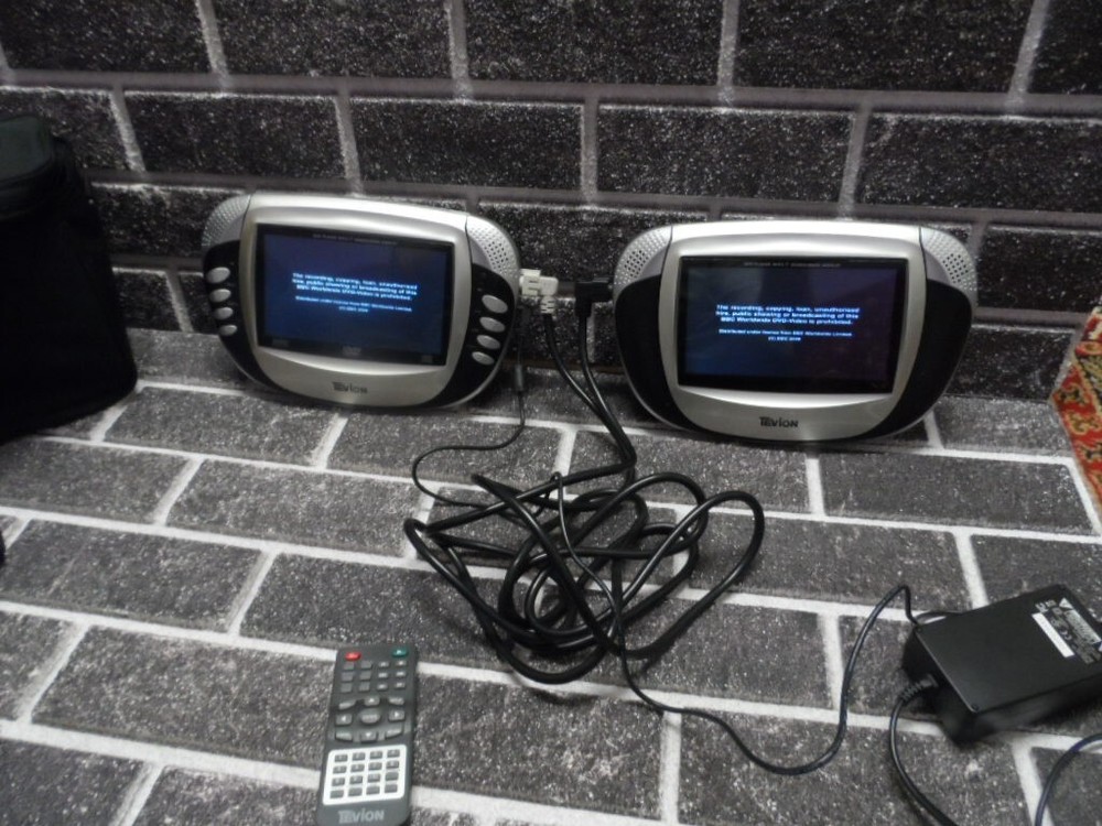 Tevion Portable Dvd Player with 2 Screen with Remote Control
