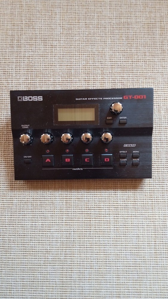 BOSS GT-001 Guitar Effects Processor Multi Effect Pedal shipped from Japan