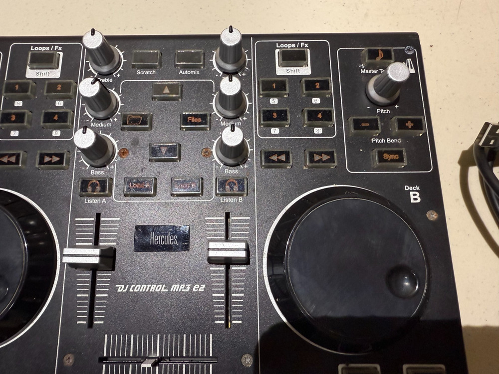 Hercules DJ Control MP3 E2 DJ USB Powered Controller - Tested Works
