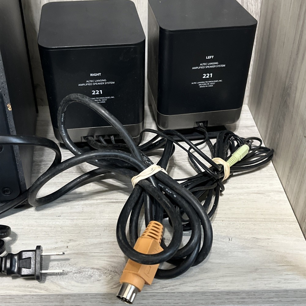 Altec Lansing 221 3-Piece Set Wired Computer Desktop Speaker System - Tested