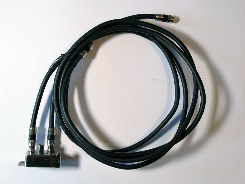 Antronix 2-way Digital Cable Splitter CMC2002V with 53" Patch Cables