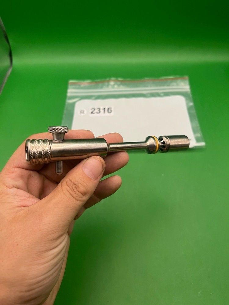Autococker Bolt
