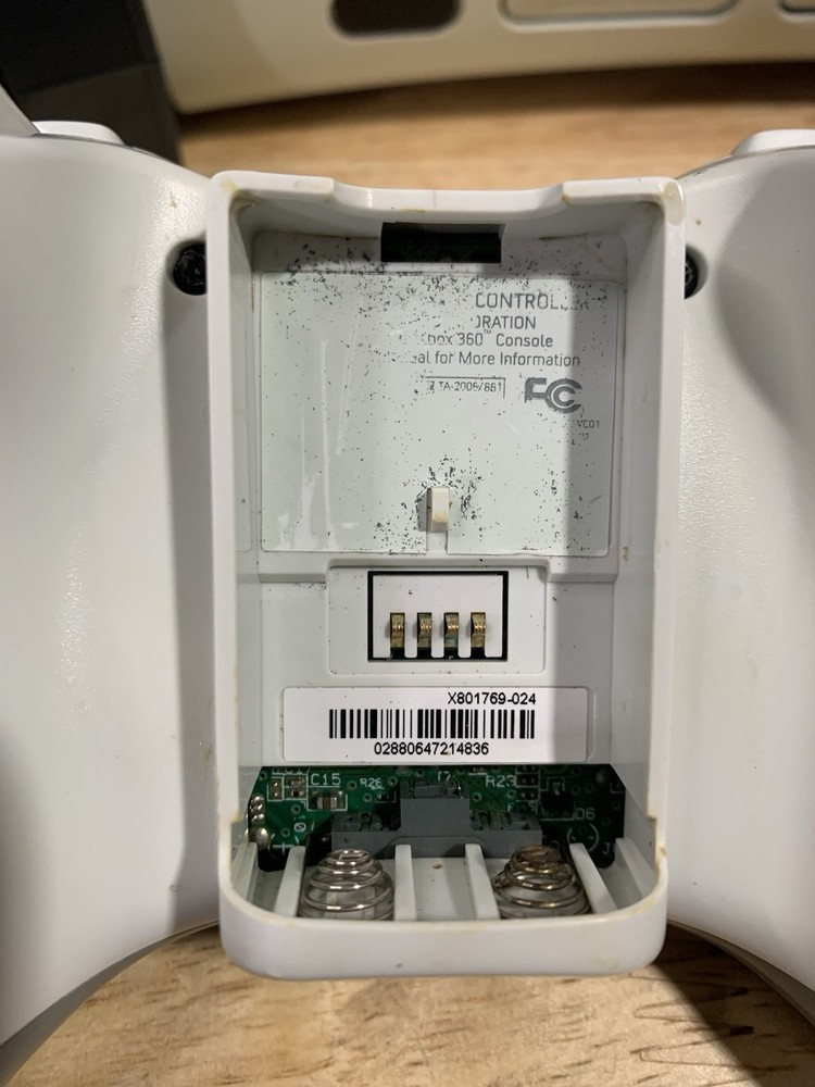 Microsoft Xbox 360 Console Bundle NewPowercord Ghost Controllers READdescription