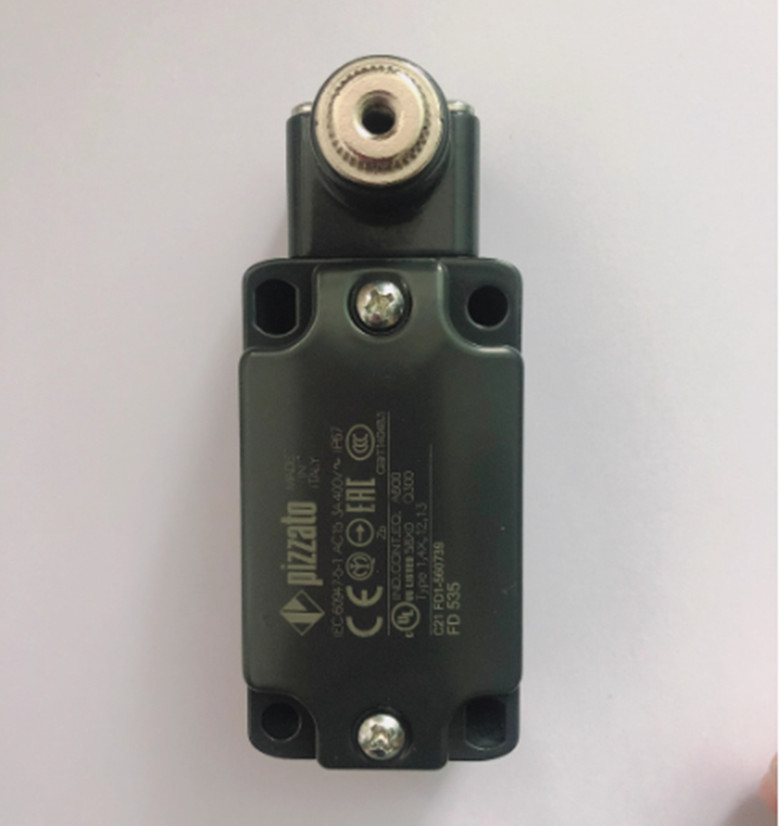 1pcs Pizzato FD 535 limit switch