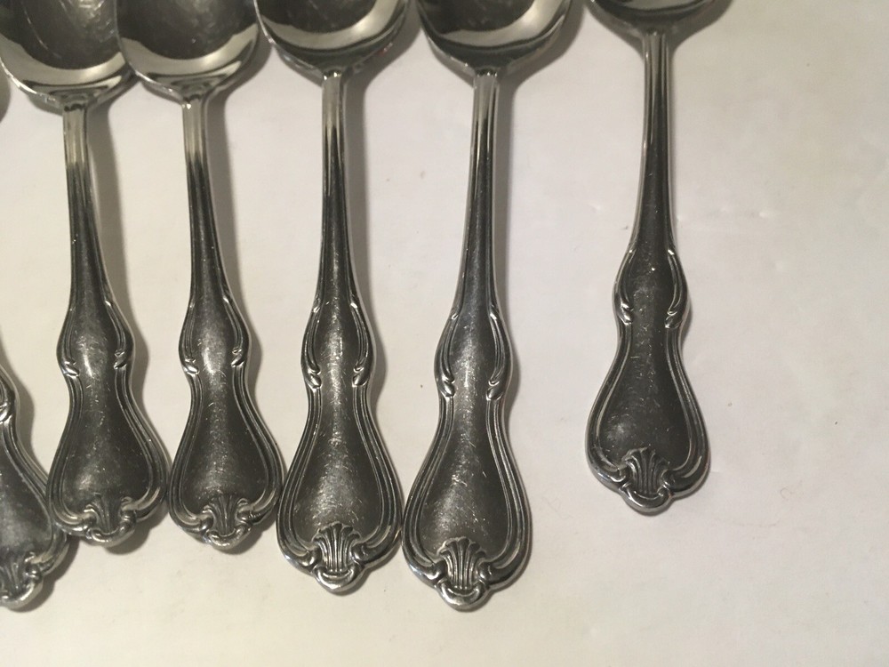 Reed & Barton Oxford Shell Stainless 17 Piece Flatware Set