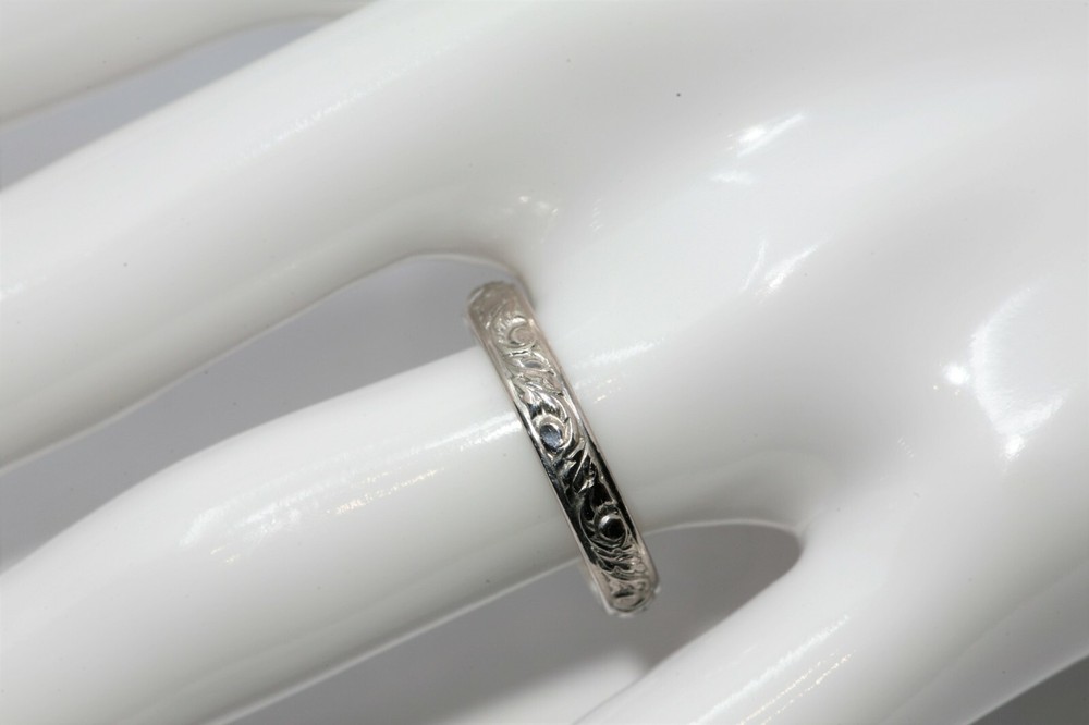 925 Sterling Silver Vine Pattern Band