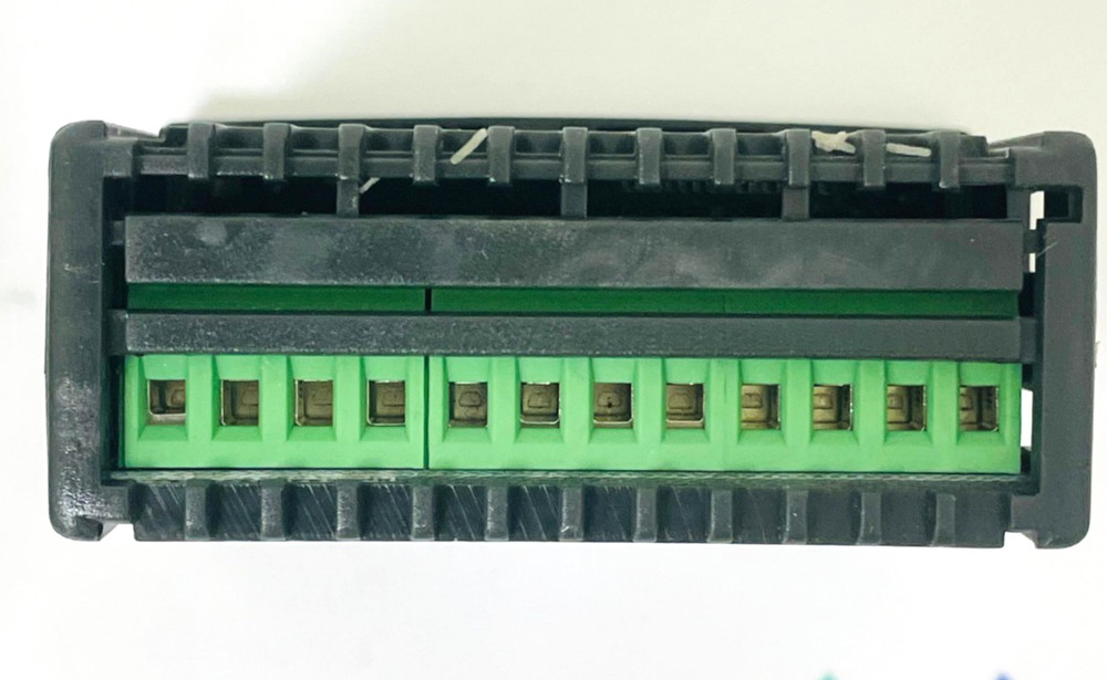 TECNOLOGIC TLZ11 HSR---- Temperature Controller