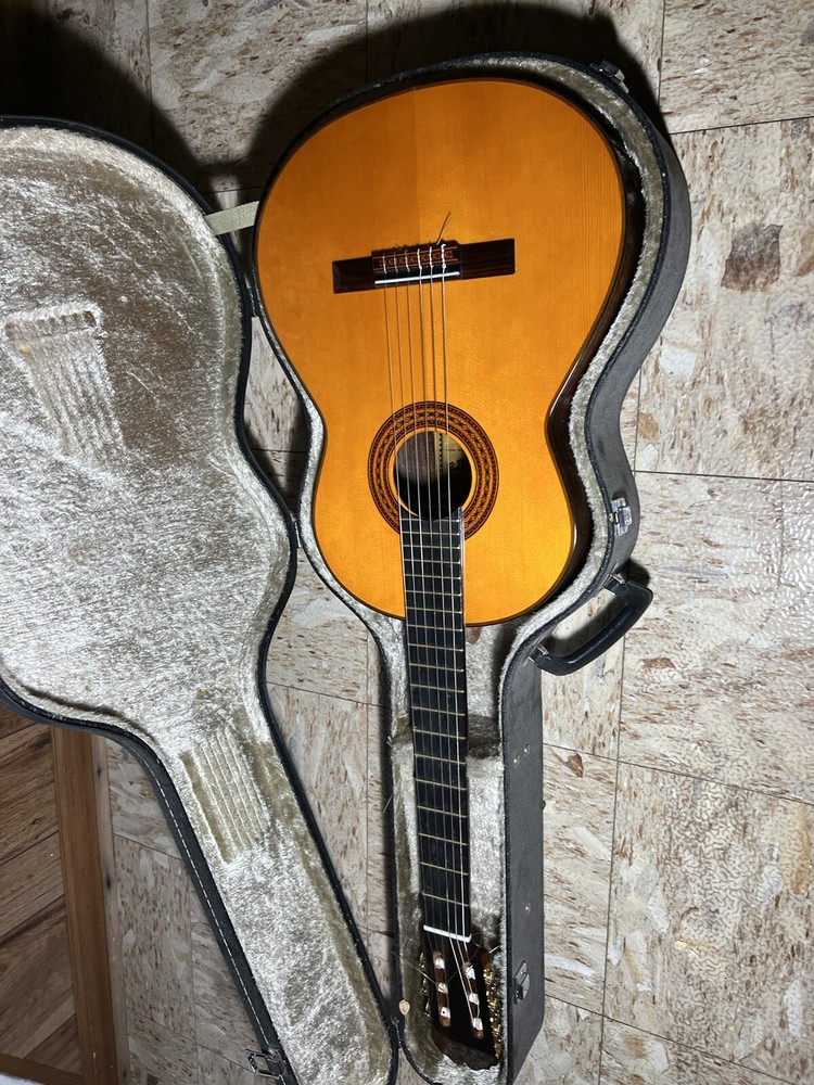 Admira Maruja Classical Guitar