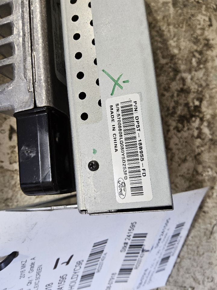 2013-2016 Lincoln MKZ Front Center Dash Screen