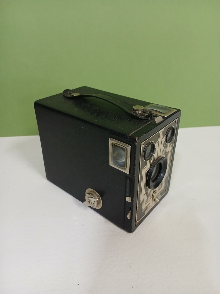 Vintage box camera that works!