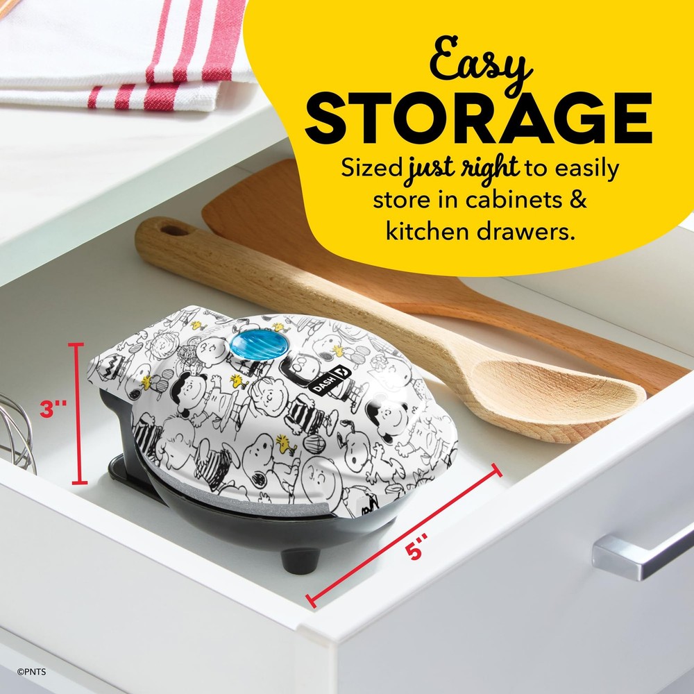 Peanuts x Dash Mini Waffle Maker 4 Inch, (Black & White)