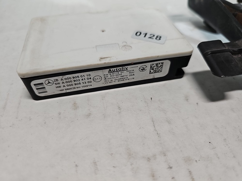 MERCEDES-BENZ GL450 X166 - Front Blind SPOT Radar Sensor Module Right Side
