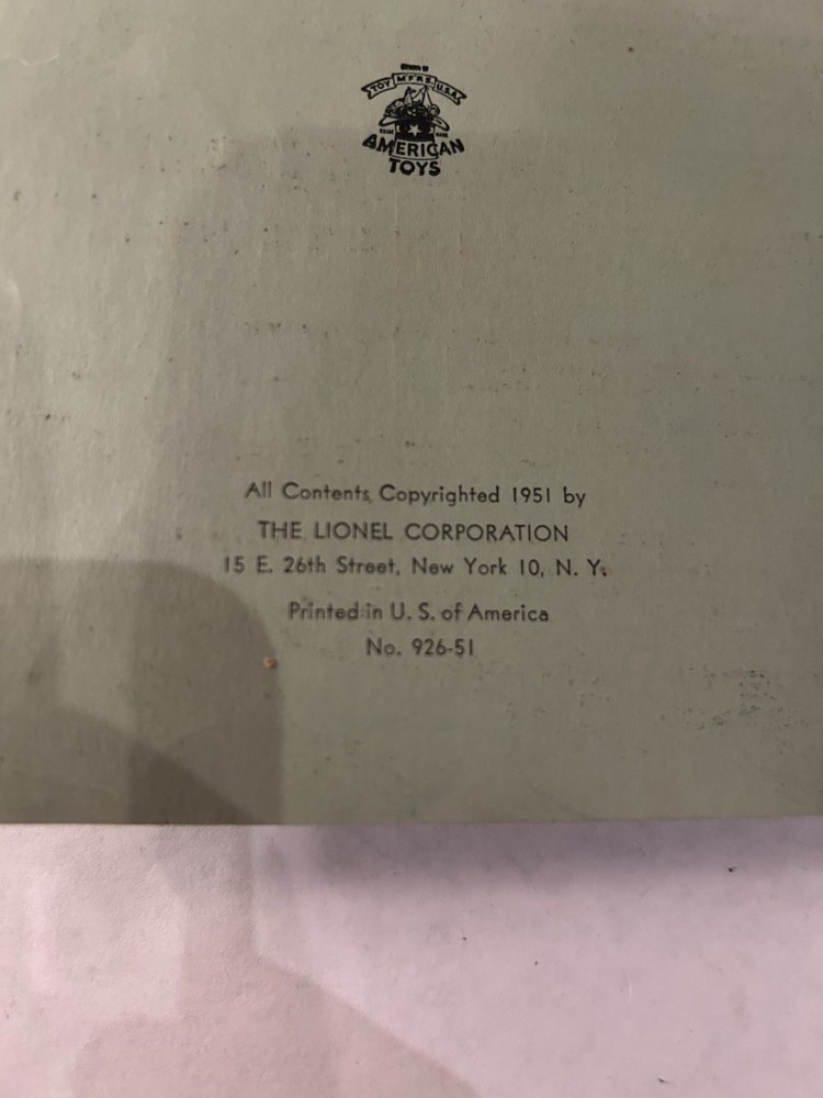 Instructions For Assembling and Operating Lionel Trains - 1951