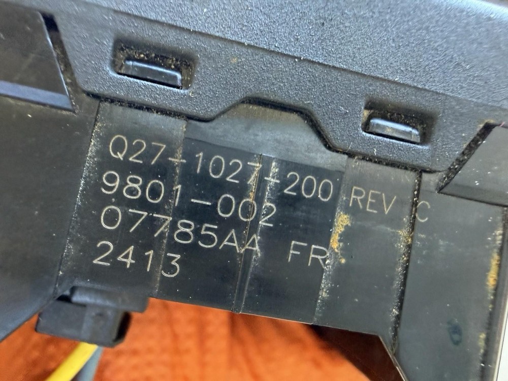 PACCAR NAVIGATION CONTROL SWITCH Q27 1027 200