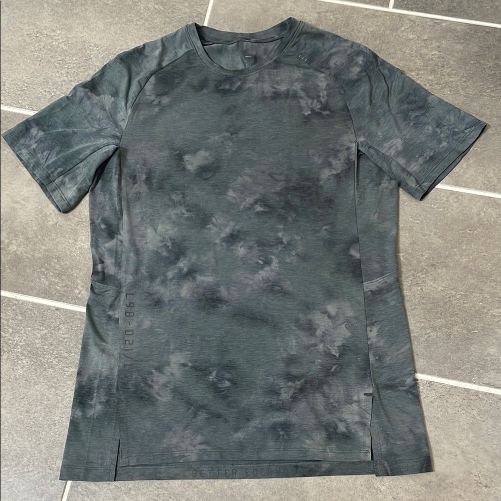 Lululemon Always Agile Short Sleeve size Medium