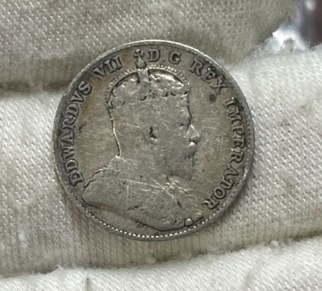 1910 Canada 10 Cents Silver Coin