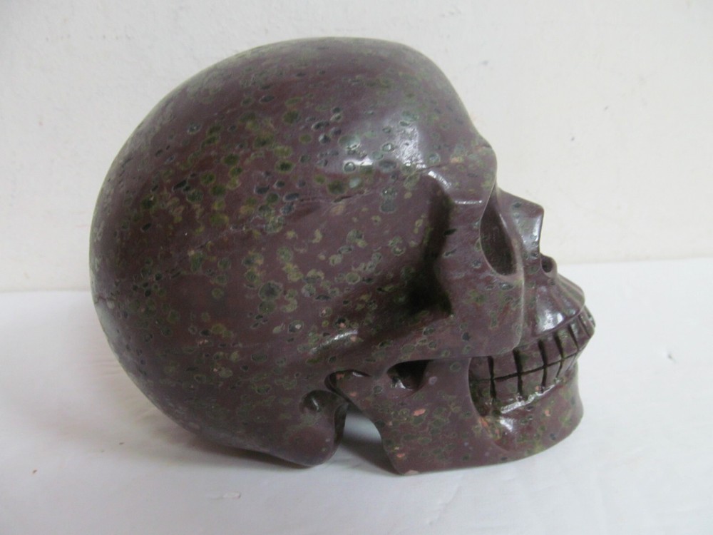 Stone carved skull C
