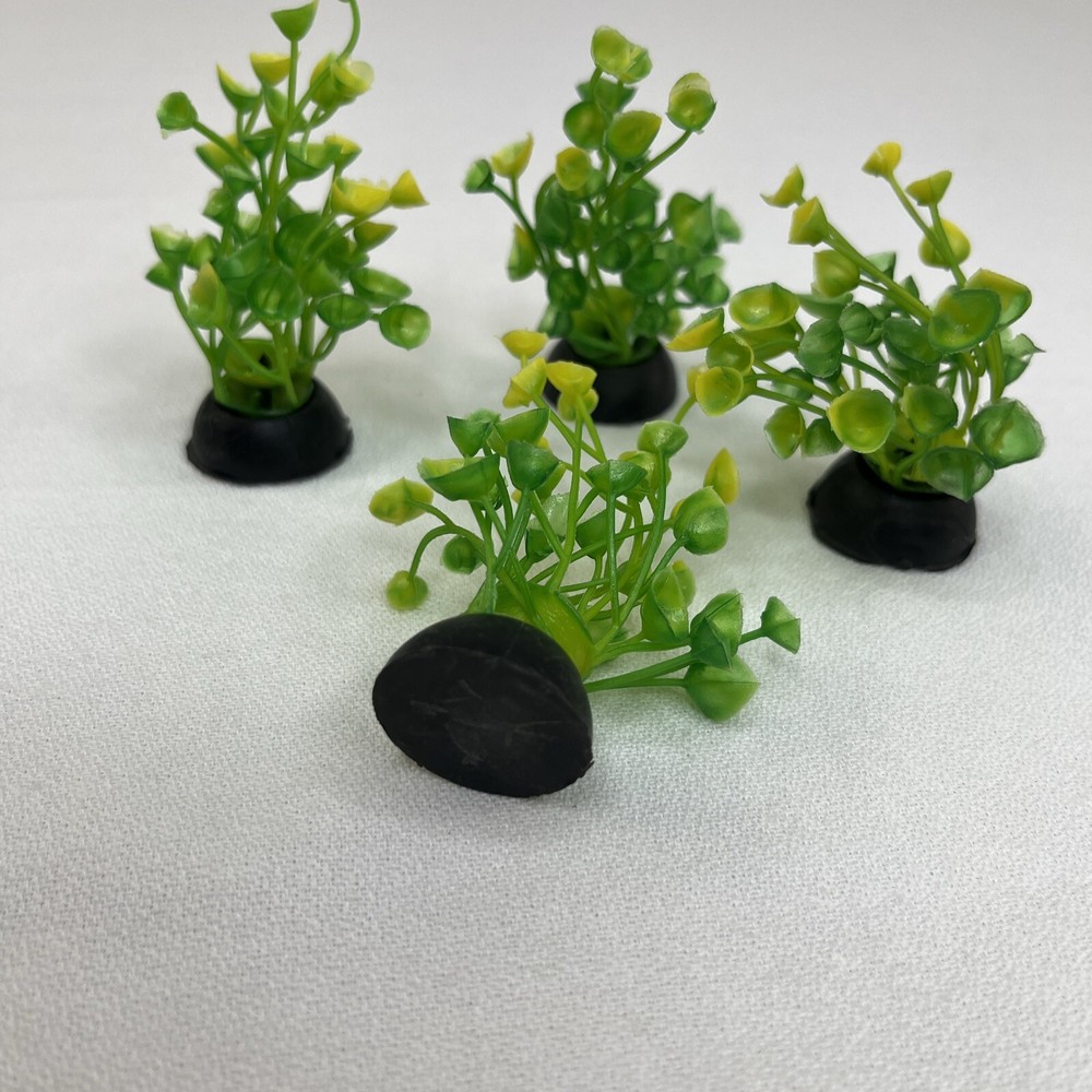 4 PC Xunyee Plastic Aquarium Plants