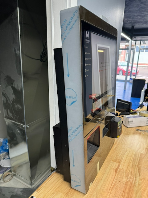 Diebold Nixdorf Beetle Self Checkout Kiosk POS OPEN BOX