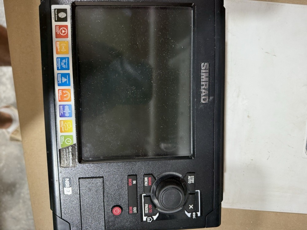 Simrad NSS7 MFD Touchscreen 7” Display