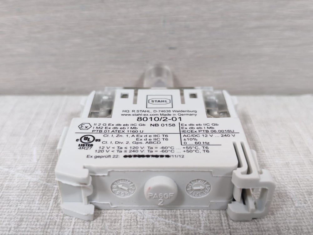 Stahl 8010/2-01 Led Indicator Light with 8602C3-054-B Actuator Pushbutton